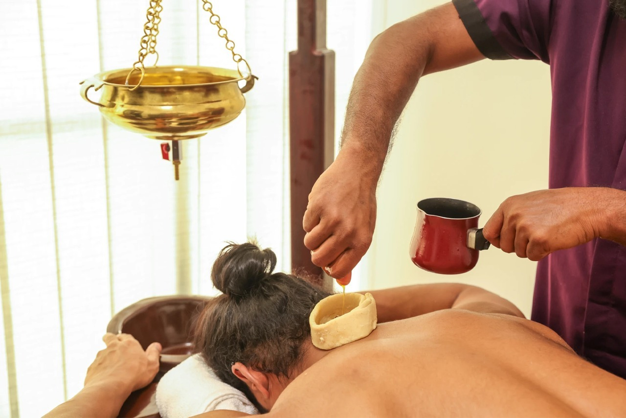 You are currently viewing Stiff Neck Treatment in Dubai: Best Ayurvedic Treatment for Neck Pain